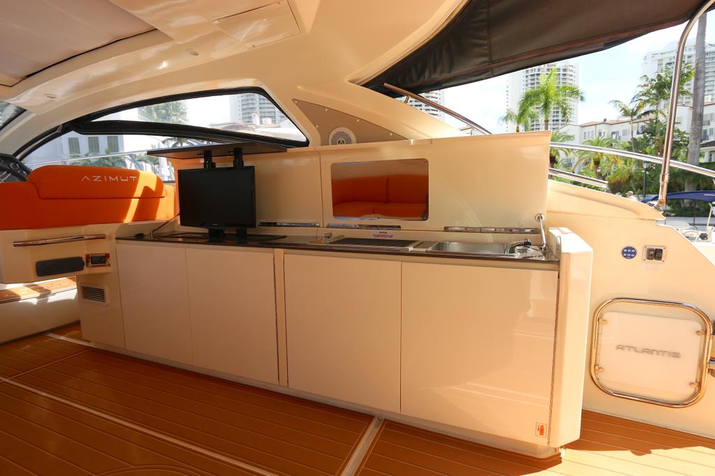 52′ Azimut Atlantis + Water Toys — private yacht charter in Miami