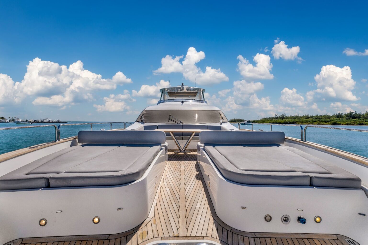 92′ Sunseeker + Water Toys