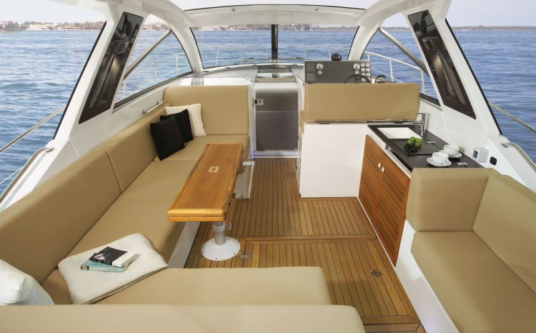 40′ Sealine + Water Toys — private yacht charter in Miami