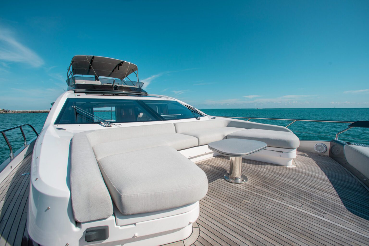 82′ Azimut — private yacht charter in Miami