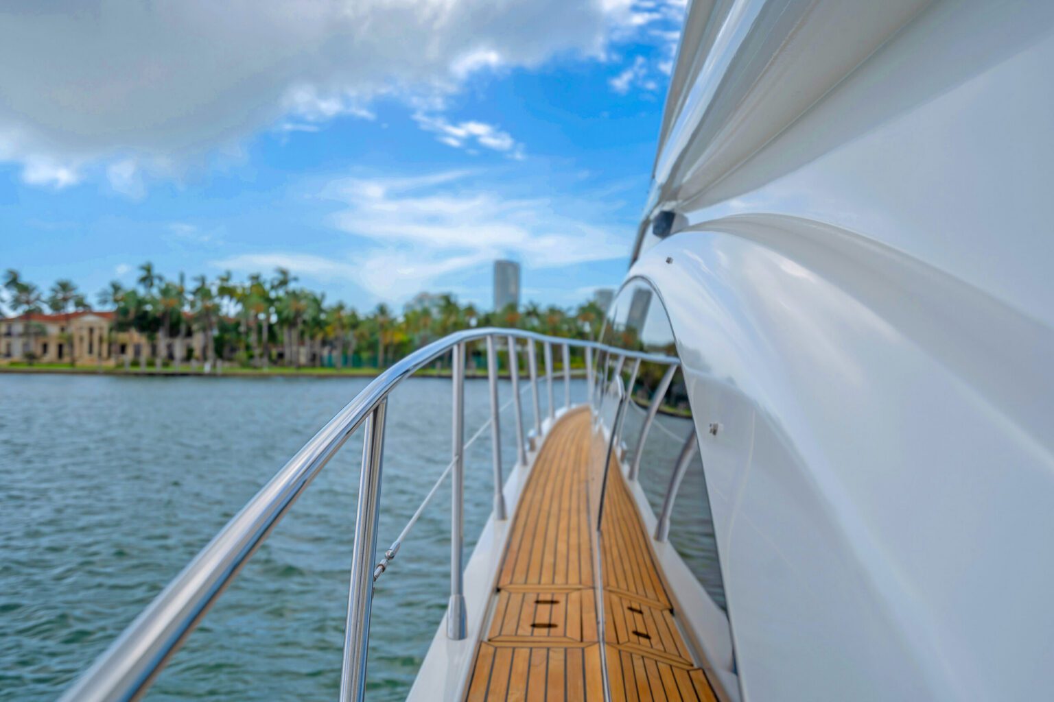 65′ Azimut + Water Toys + Jetski 1Hr — private yacht charter in Miami