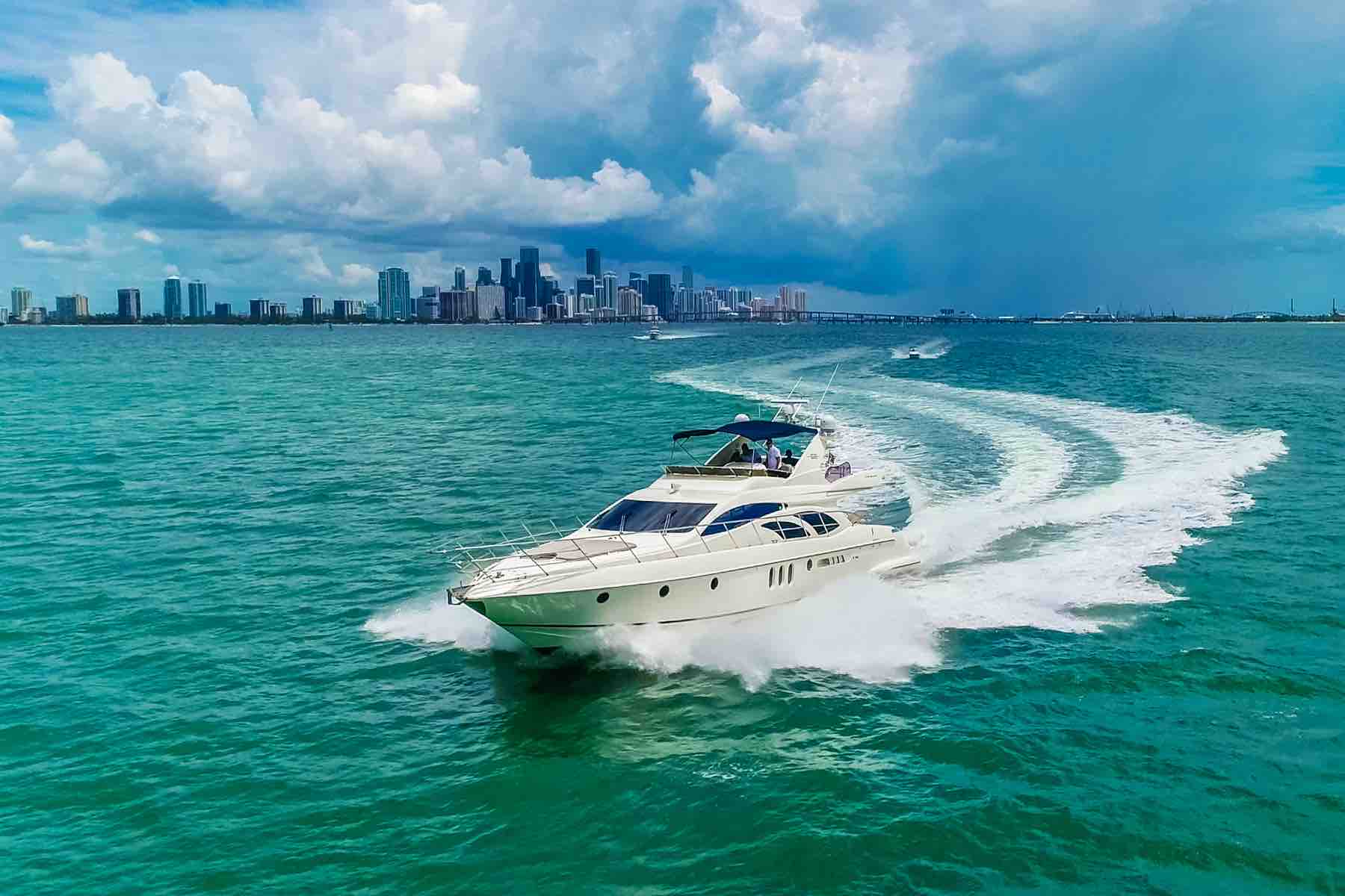 62’ Azimut Fly + Water Toys + Jetski 1Hr — private yacht charter in Miami