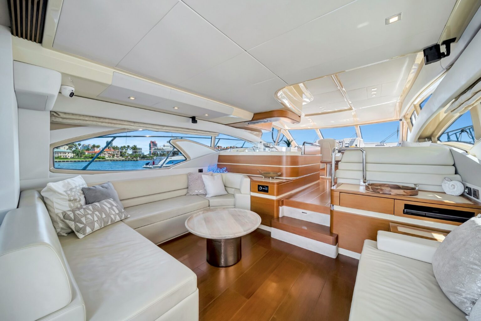 60′ Azimut — private yacht charter in Miami
