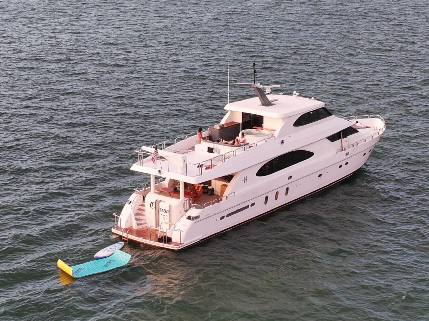 98′ Hargrave + Water Toys + Jetski 1Hr