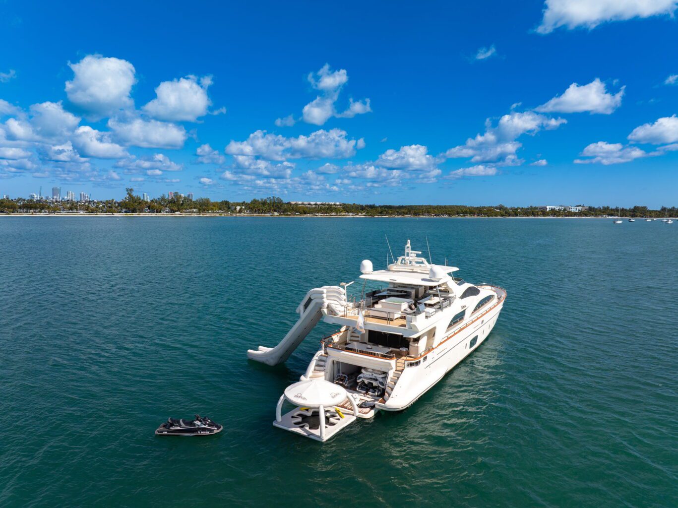105′ Azimut Babieca + Jacuzzi