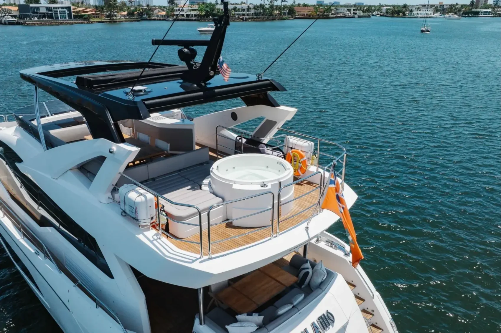 80′ Sunseeker + Jacuzzi — private yacht charter in Miami