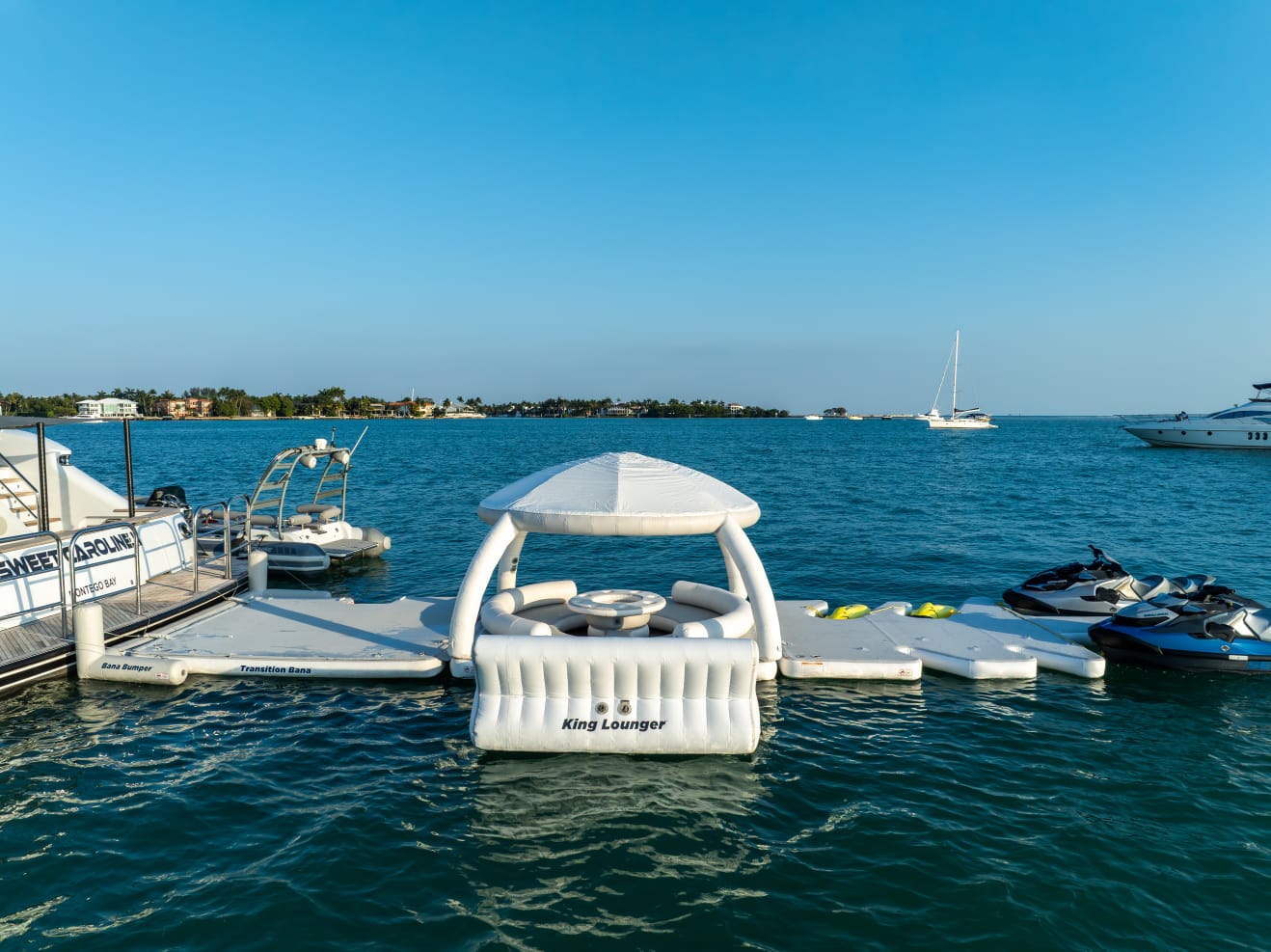 166′ Trinity + Water Toys + Jetski 1Hr