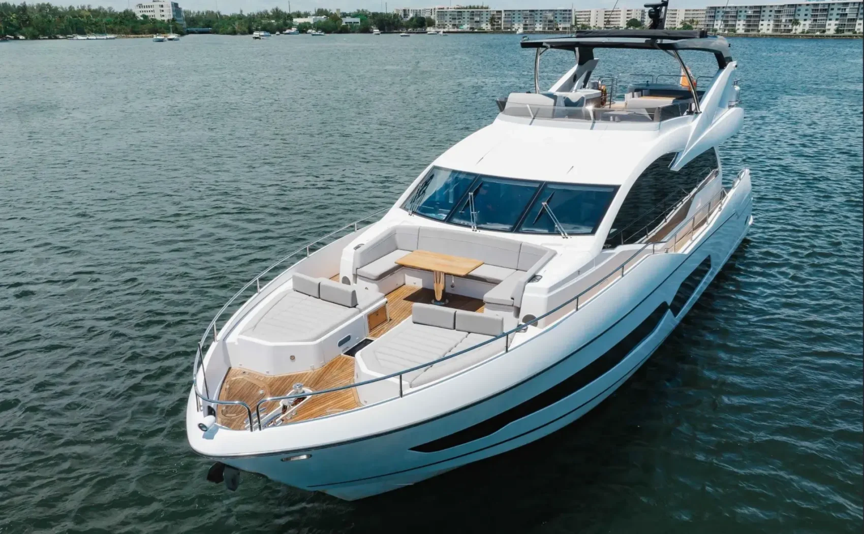 80′ Sunseeker + Jacuzzi — private yacht charter in Miami