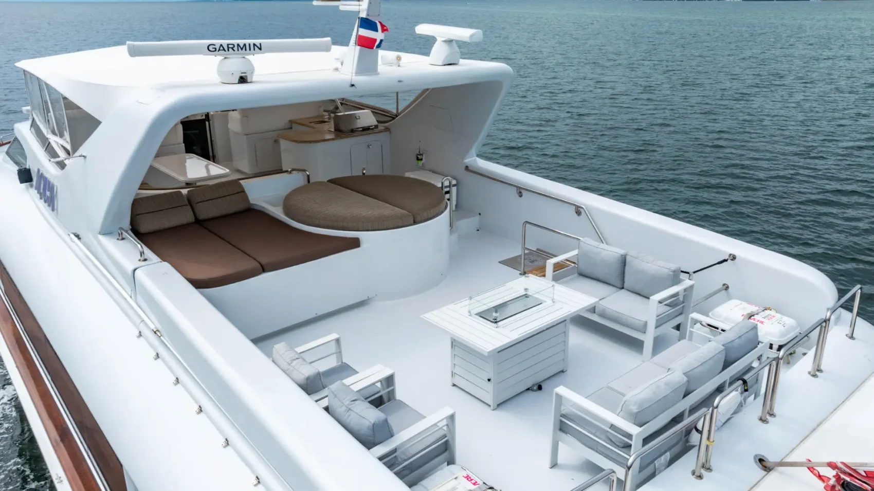 105′ Aqua + Water Toy + Jacuzzi