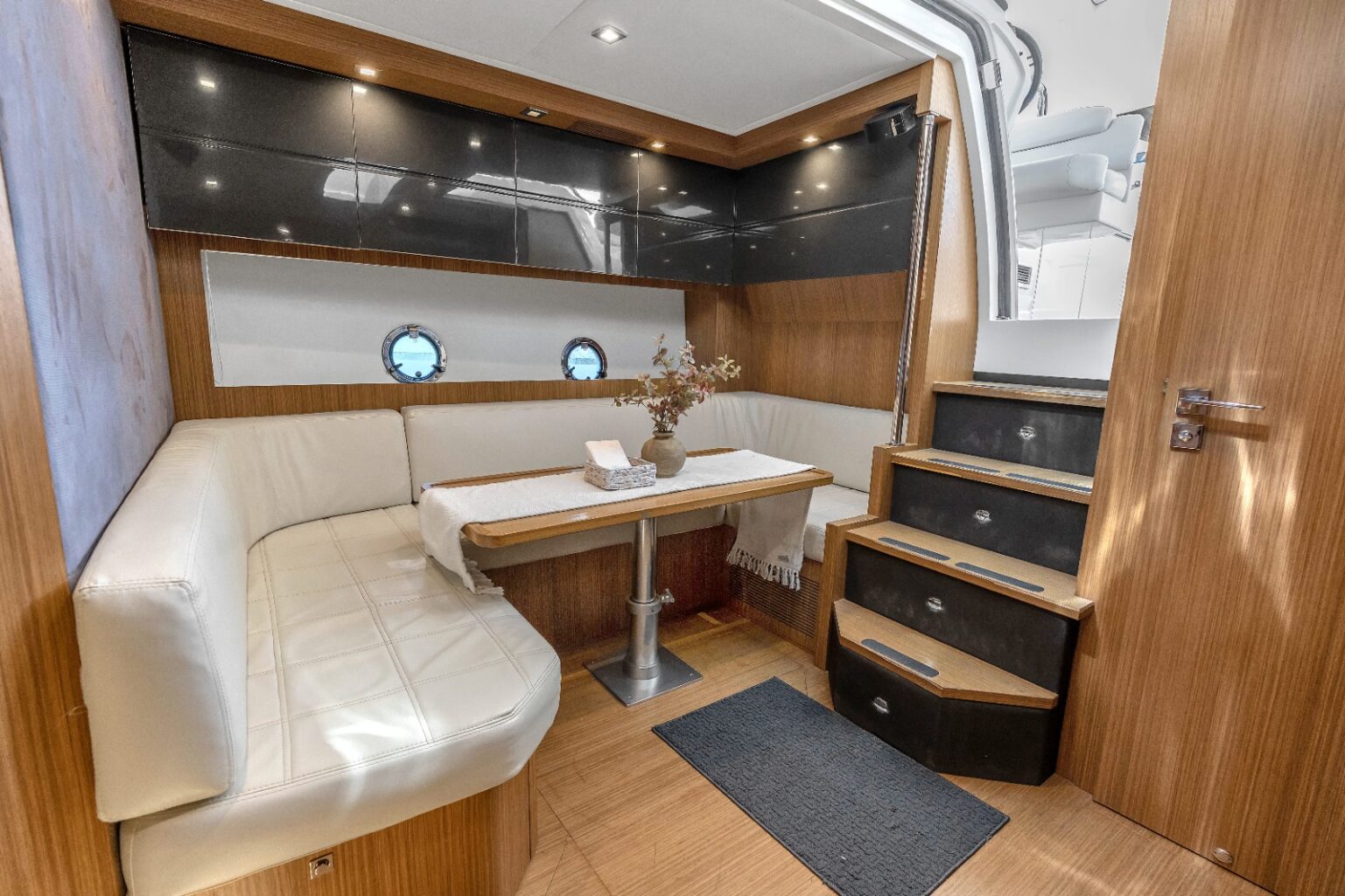 48′ Azimut Atlantis + Jetski 1Hr — private yacht charter in Miami