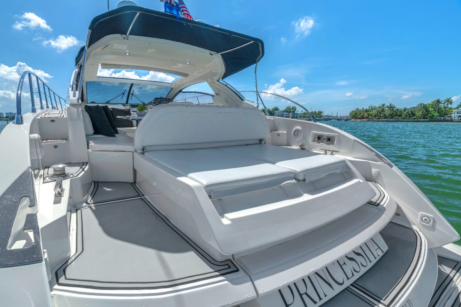 48′ Azimut Atlantis + Jetski 1Hr — private yacht charter in Miami