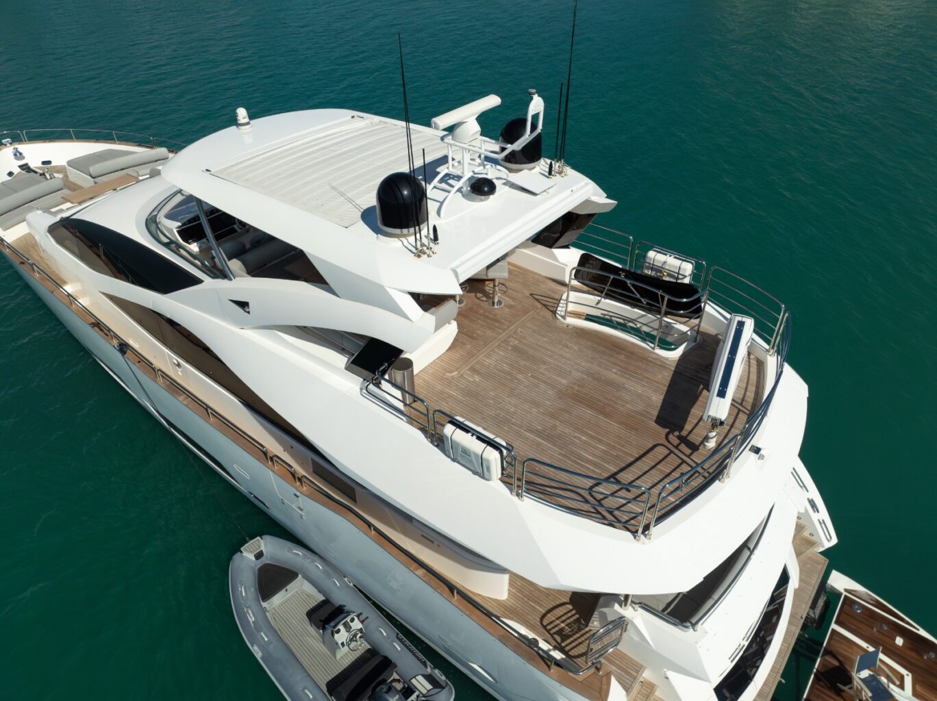 92′ Sunseeker + Water Toys