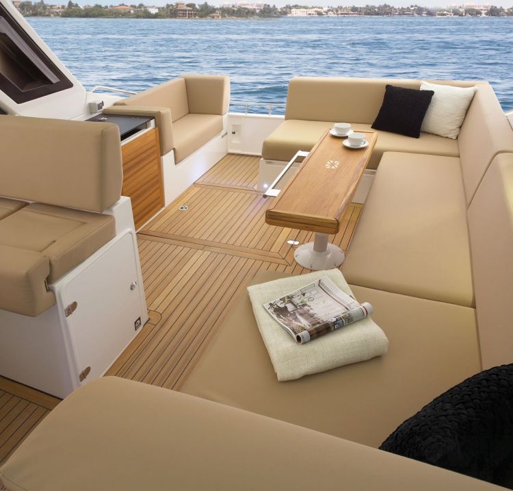 40′ Sealine + Water Toys — private yacht charter in Miami