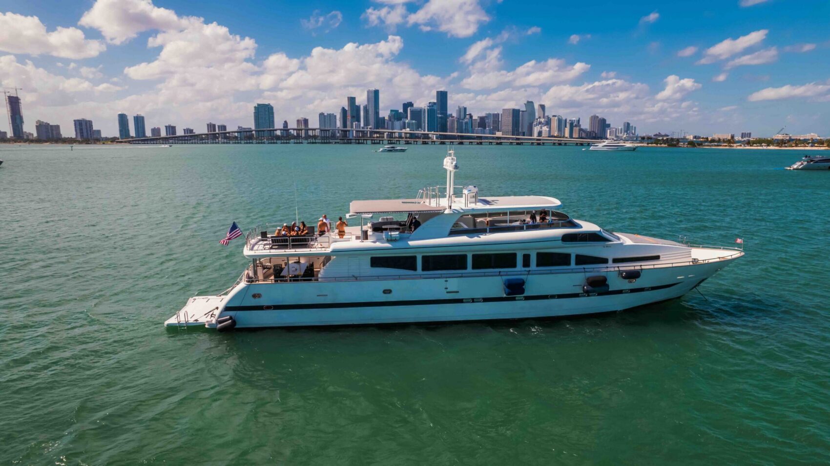 110′ Horizon — private yacht charter in Miami