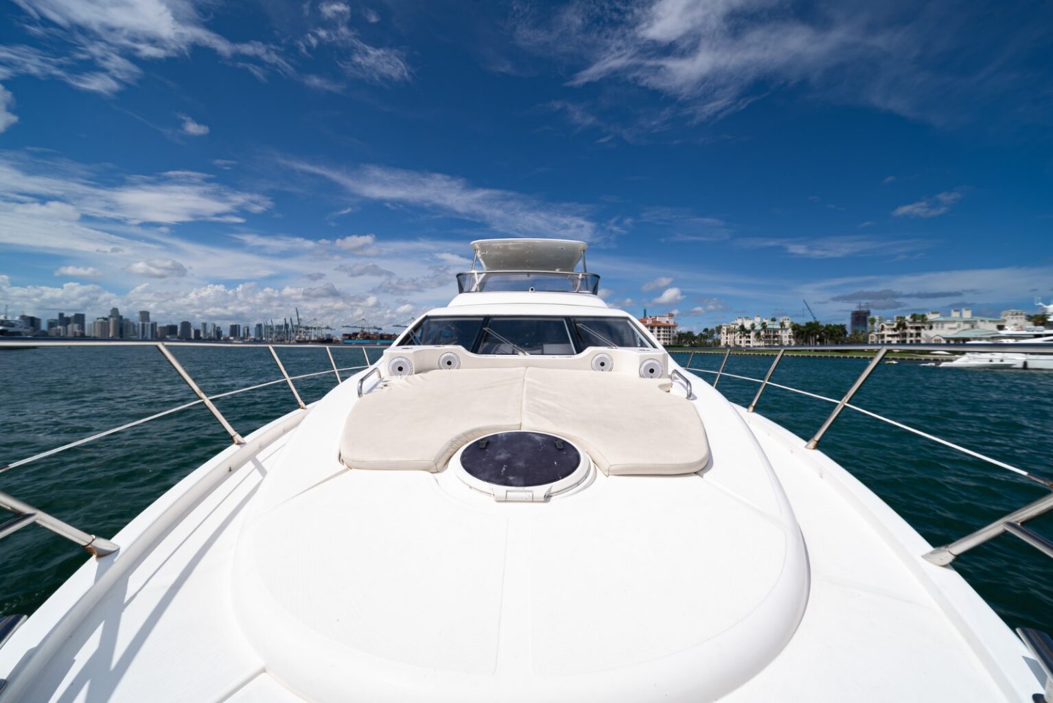60′ Azimut — private yacht charter in Miami