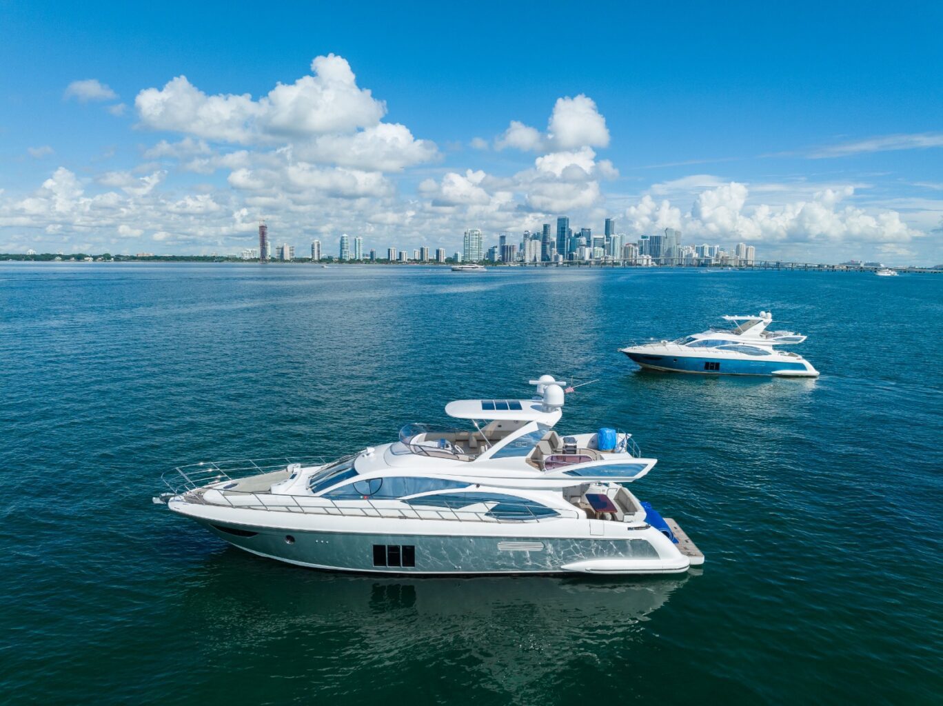 60′ Azimut — private yacht charter in Miami