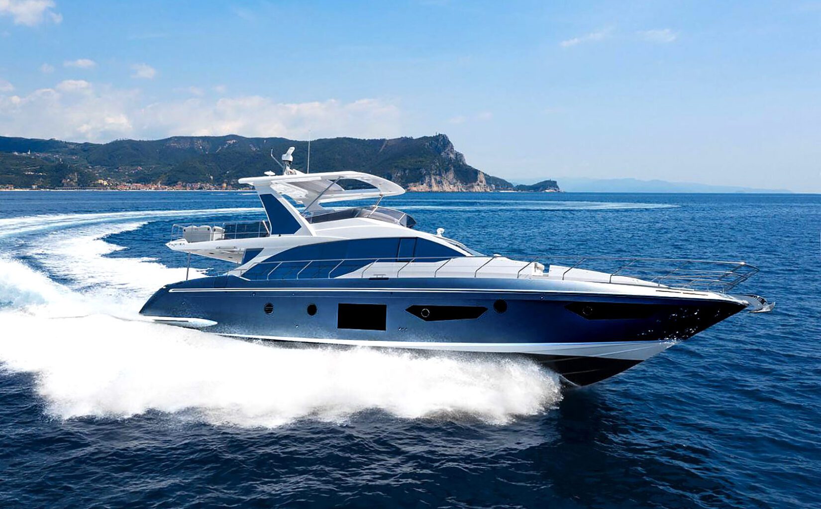 68′ Azimut + Water Toys + Jetski 1Hr — private yacht charter in Miami