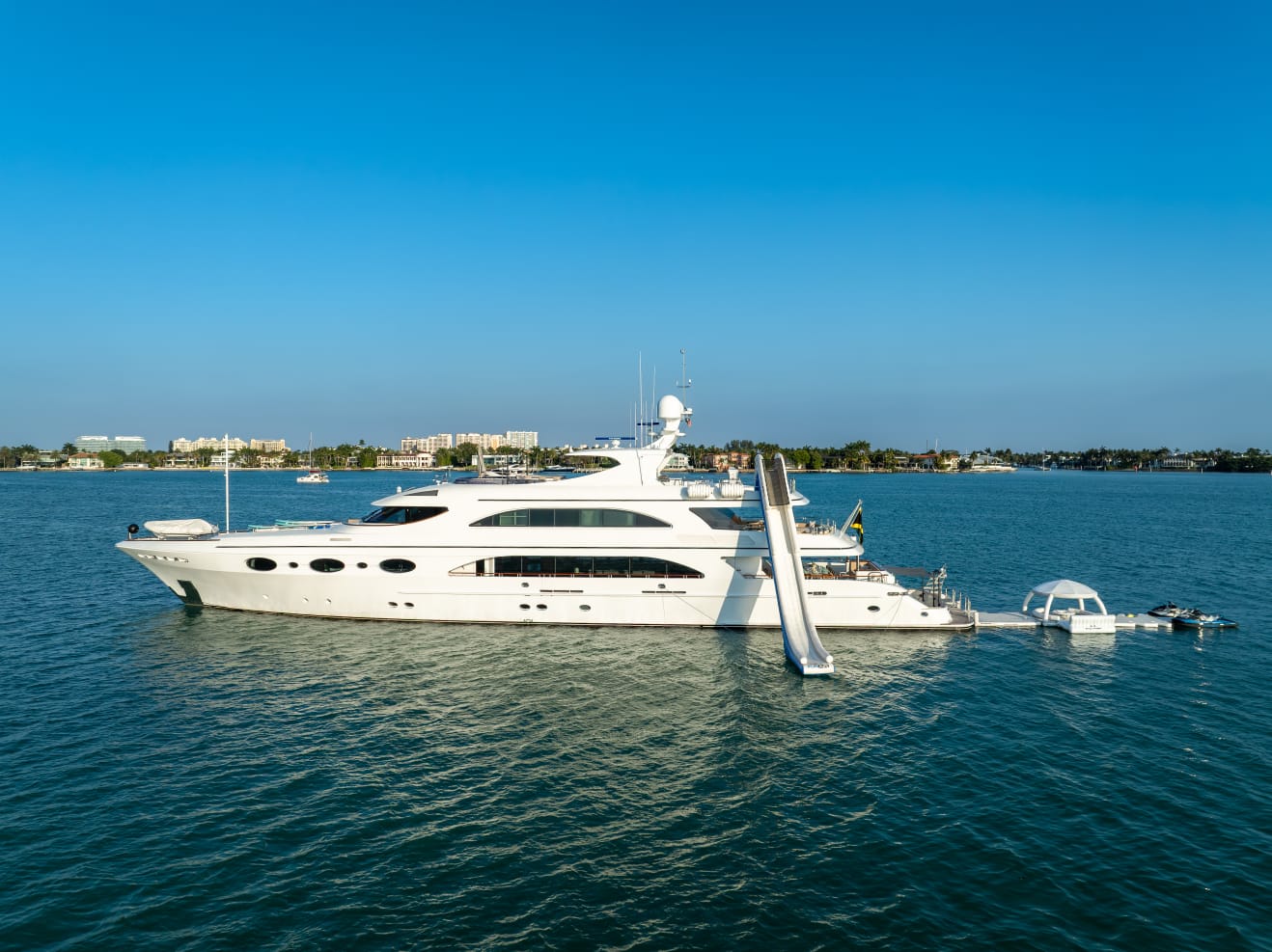 166′ Trinity + Water Toys + Jetski 1Hr