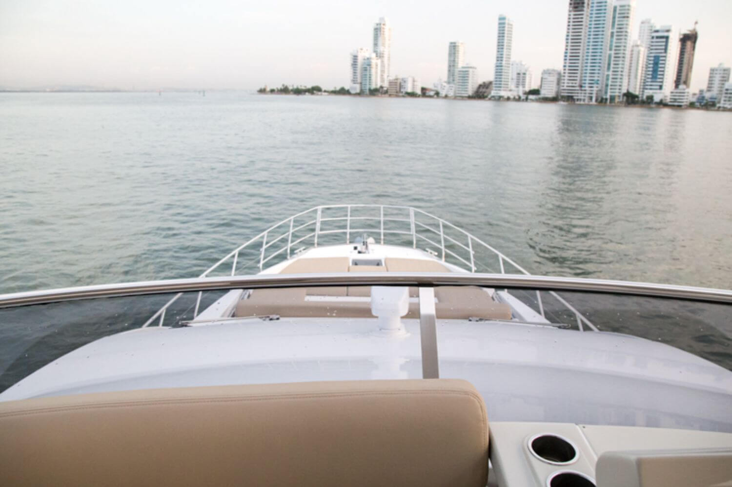 68′ Azimut Flybridge — private yacht charter in Miami
