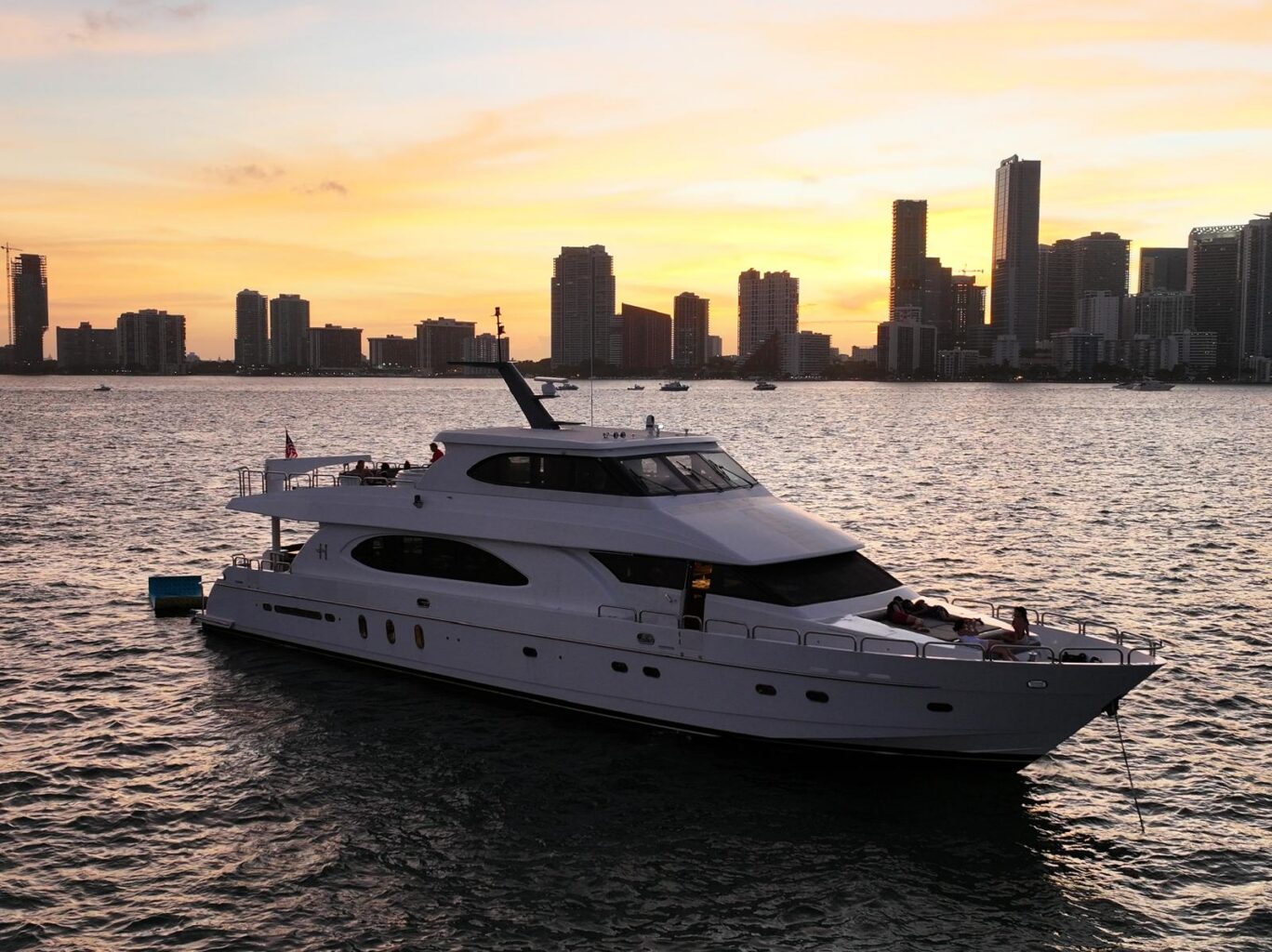 98′ Hargrave + Water Toys + Jetski 1Hr — private yacht charter in Miami