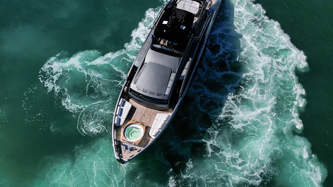 116′ Pershing + Jacuzzi